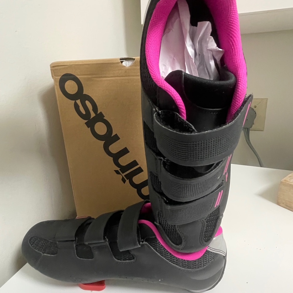 Tommaso Women's Black and Pink Peloton Athletic Shoes - Picture 7 of 11